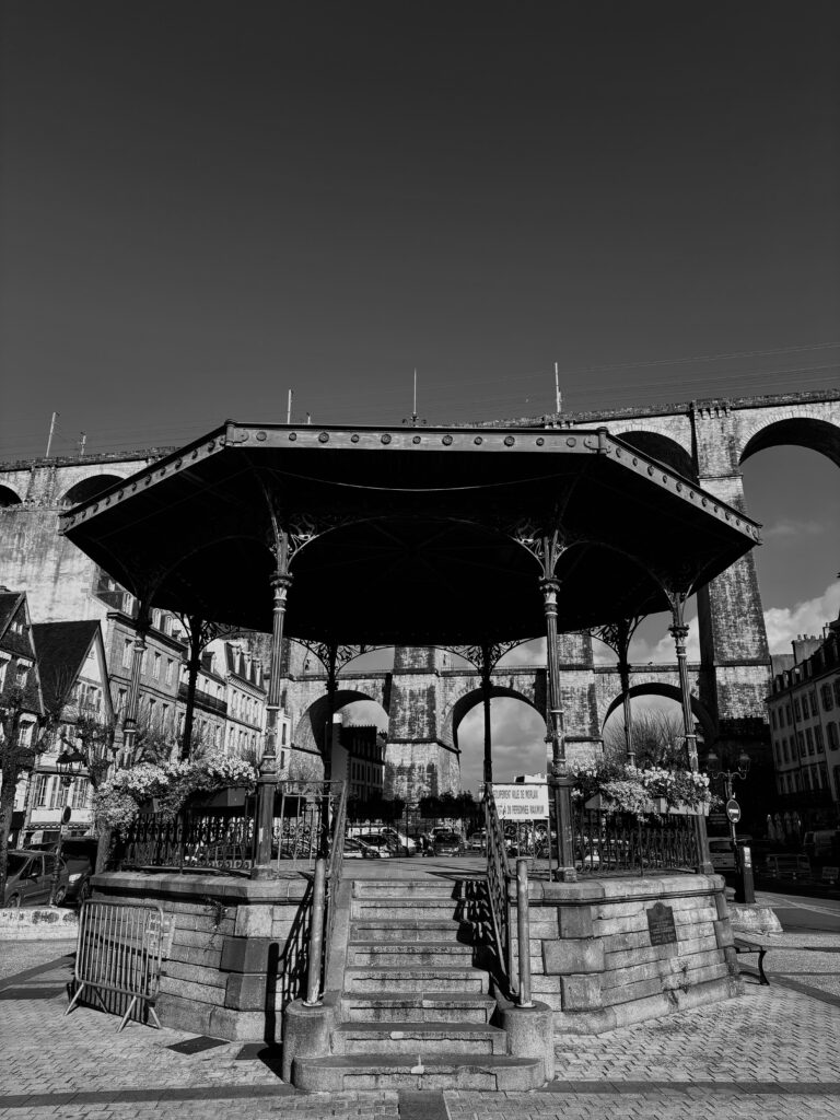 Place des Otages square Morlaix today.